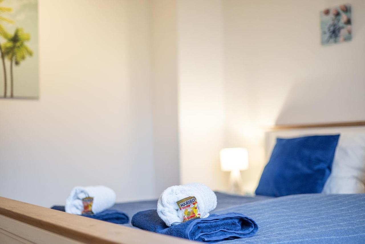 アウグスブルクBright - Beachstyle - Kitchen - Kingbed - Parking - Netflixアパートメント エクステリア 写真